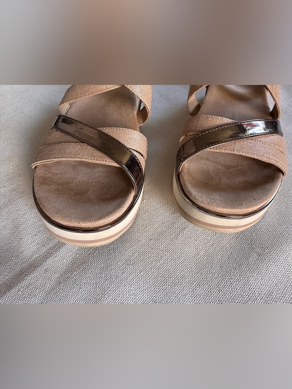 Vionic Kellyn Orthotic Strappy Sandals – Metallic/Beige Linen | 9 - Picture 5 of 7